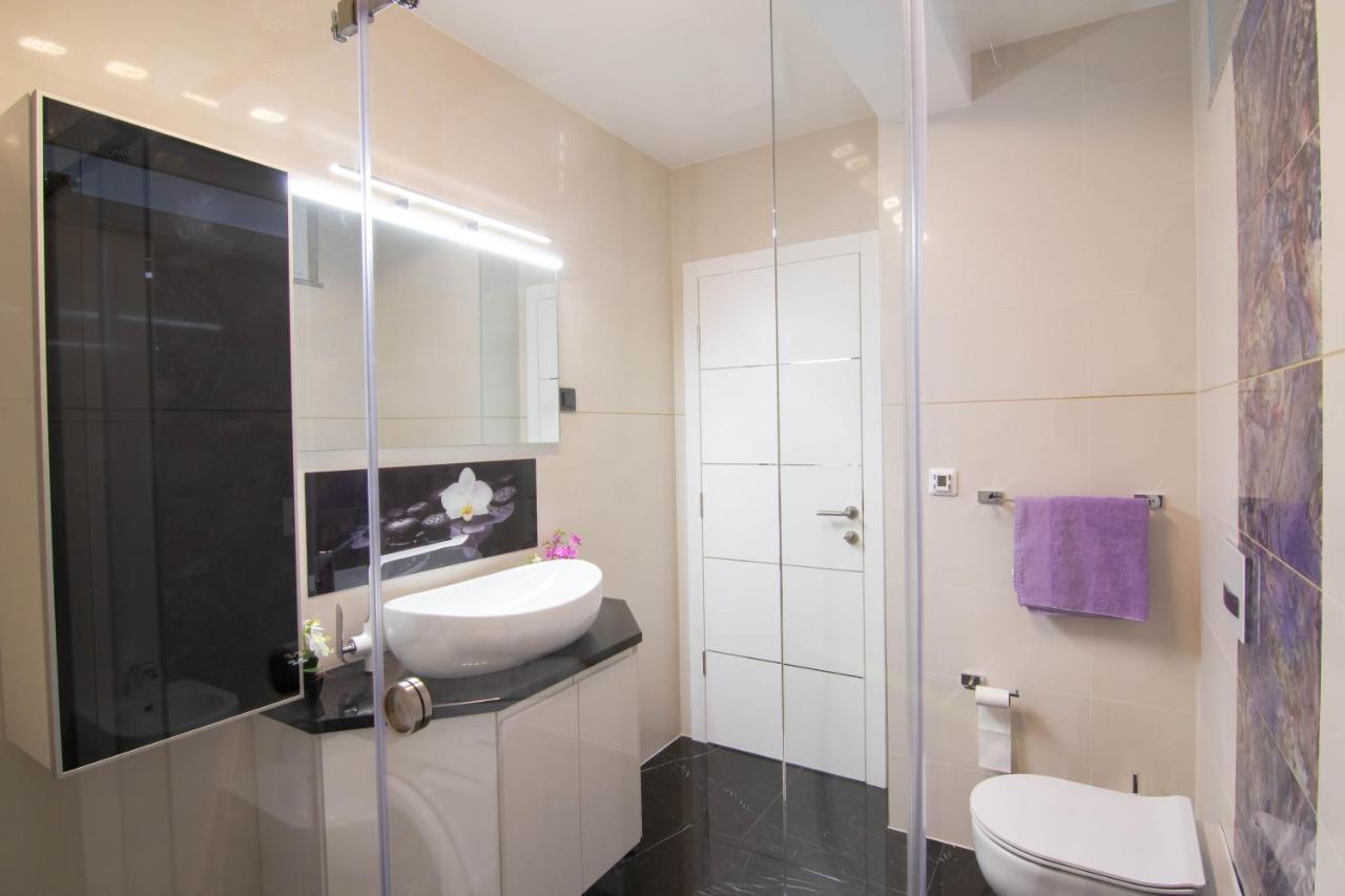 Apartman Paola Vrh  Eksteriør billede
